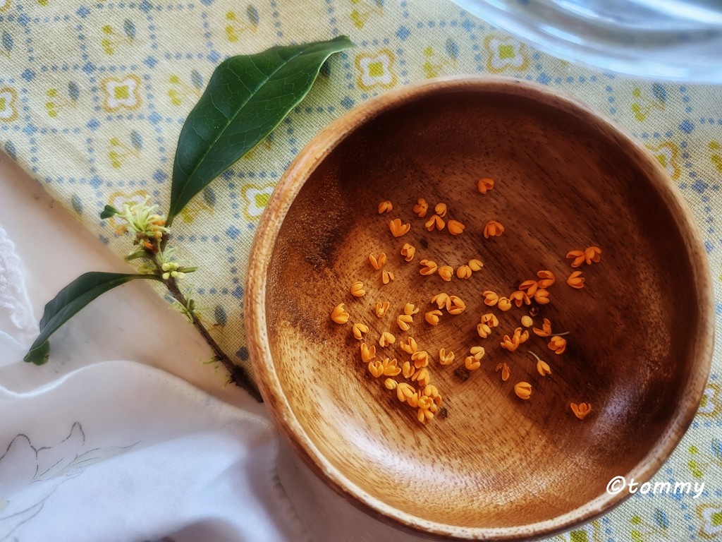 小枝から花を外す